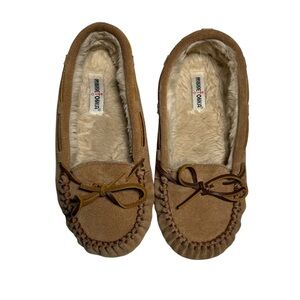 Minnetonka Cally Mocassin Slippers Suede Pile Tan Women’s 5.5 Girls Size 4